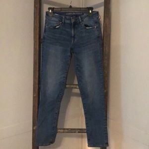 AMERICAN EAGLE JEANS